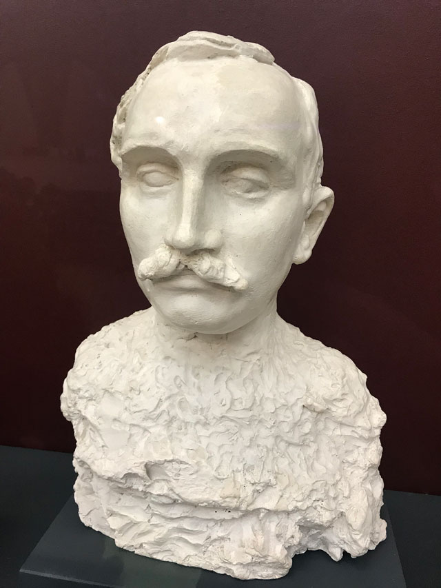 Camille Claudel. Buste de Paul Claudel à trente-sept ans (Bust of Paul Claudel aged 37, study), 1905. Plaster, 39.5(h) x 30.5(w) x 25(d) cm. Poitiers, Musée Sainte-Croix. Acquired with the support of the French National Heritage Fund, the Nouvelle-Aquitaine regional acquisition fund (FRAM), Jean-Paul and Isabelle Brasier, Sylvie and Jean-Marc Juric, two anonymous individuals and an anonymous company, the Mutuelle de Poitiers Assurances and the Société des Amis des Musées de Poitiers
© Artcurial / DR. Photograph: Martin Kennedy.