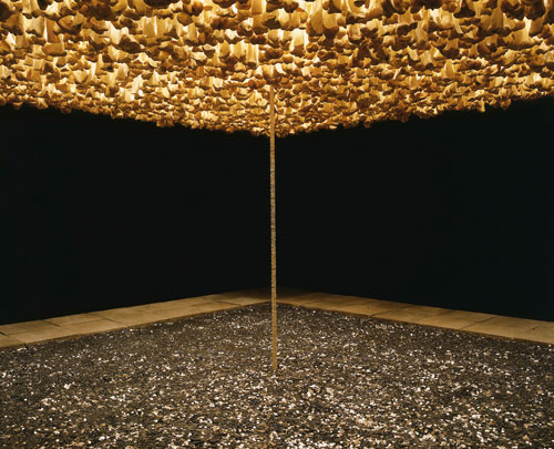 Cildo Meireles. Mission/Missions (How to build cathedrals), 1987. Coins, bones, communion wafers, light, paving stones and fabric, approx 300 x 600 x 600 cm. Daros Latinamerica Collection, Zürich. Photograph: Zoe Tempest, Zürich
© the artist.