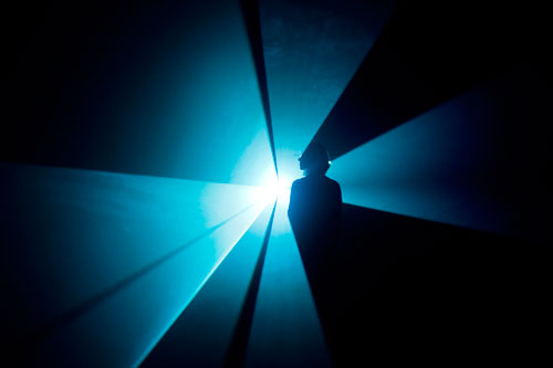 Anthony McCall. You and I, Horizontal, 2005. © the artist. Courtesy of the artist and Sprüth Magers Berlin London 
Photograph: Linda Nylind.