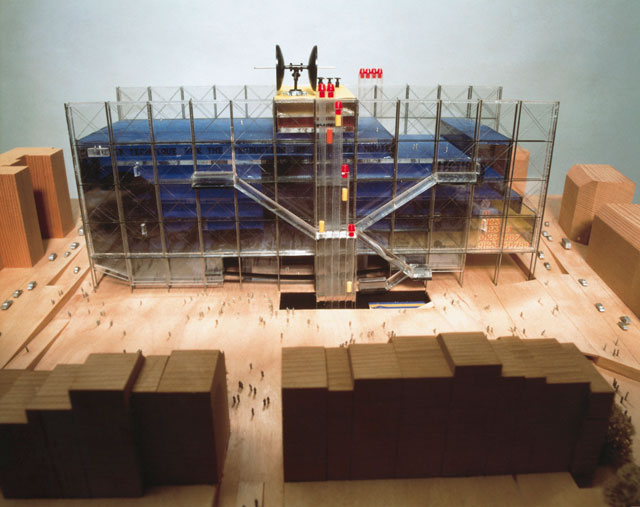 Centre Pompidou. Context model, competition stage, illustrating the double layered facade,
scale 1:50. Photograph: © Rogers Stirk Harbour + Partners.