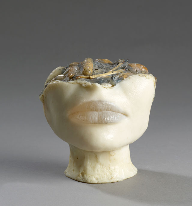 Alina Szapocznikow. Cendrier de Célibataire I (The Bachelor’s Ashtray I), 1972. Coloured polyester resin and cigarette butts. Private collection. © ADAGP, Paris 2017. Courtesy of the Estate of Alina Szapocznikow, Piotr Stanislawski and Galerie Loevenbruck, Paris. Photograph: Fabrice Gousset.